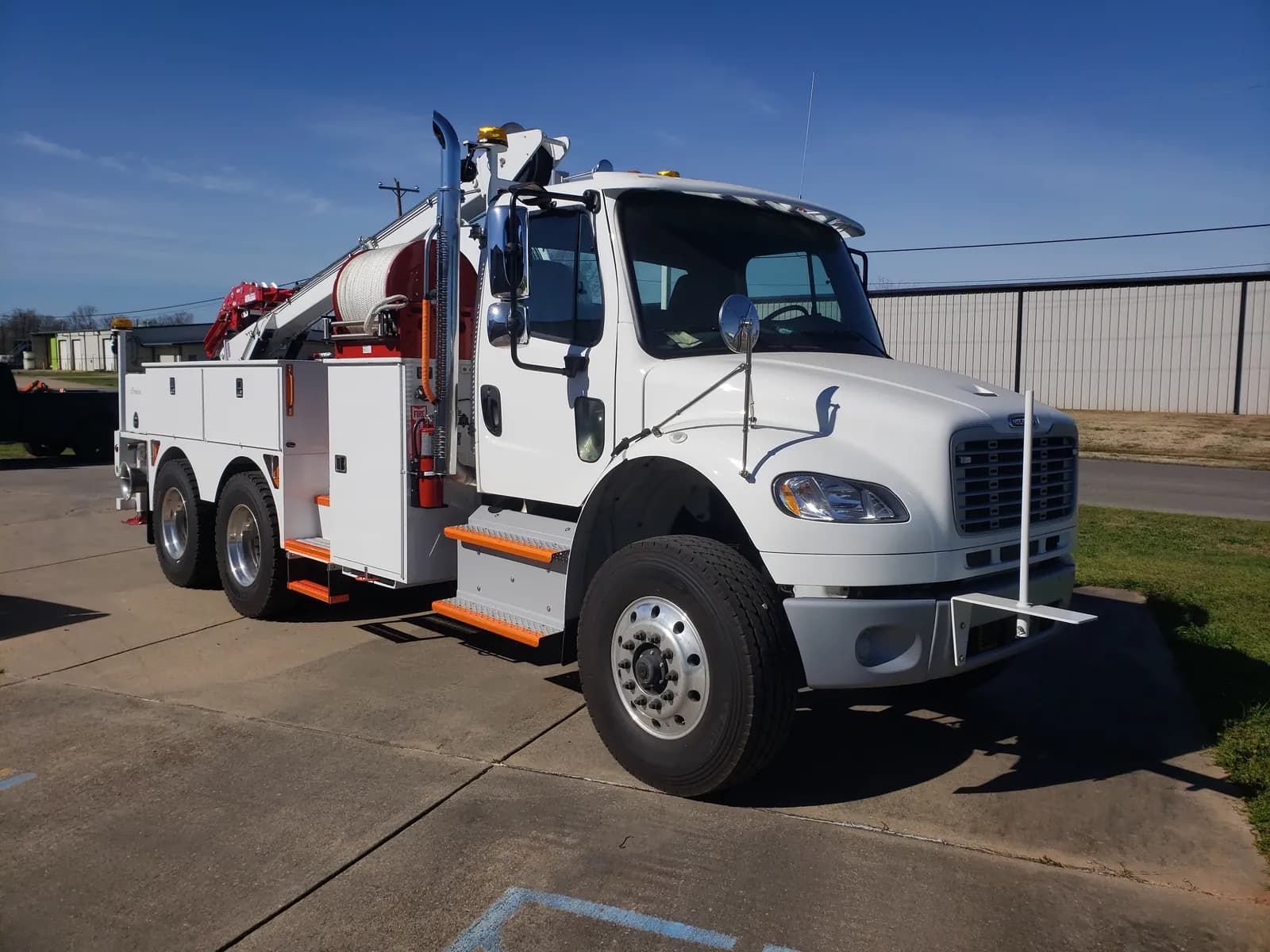 EBW12K-MSK-TM truck-mounted puller, front view