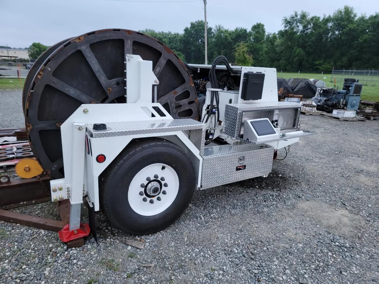 Rhino 24K underground puller, side view
